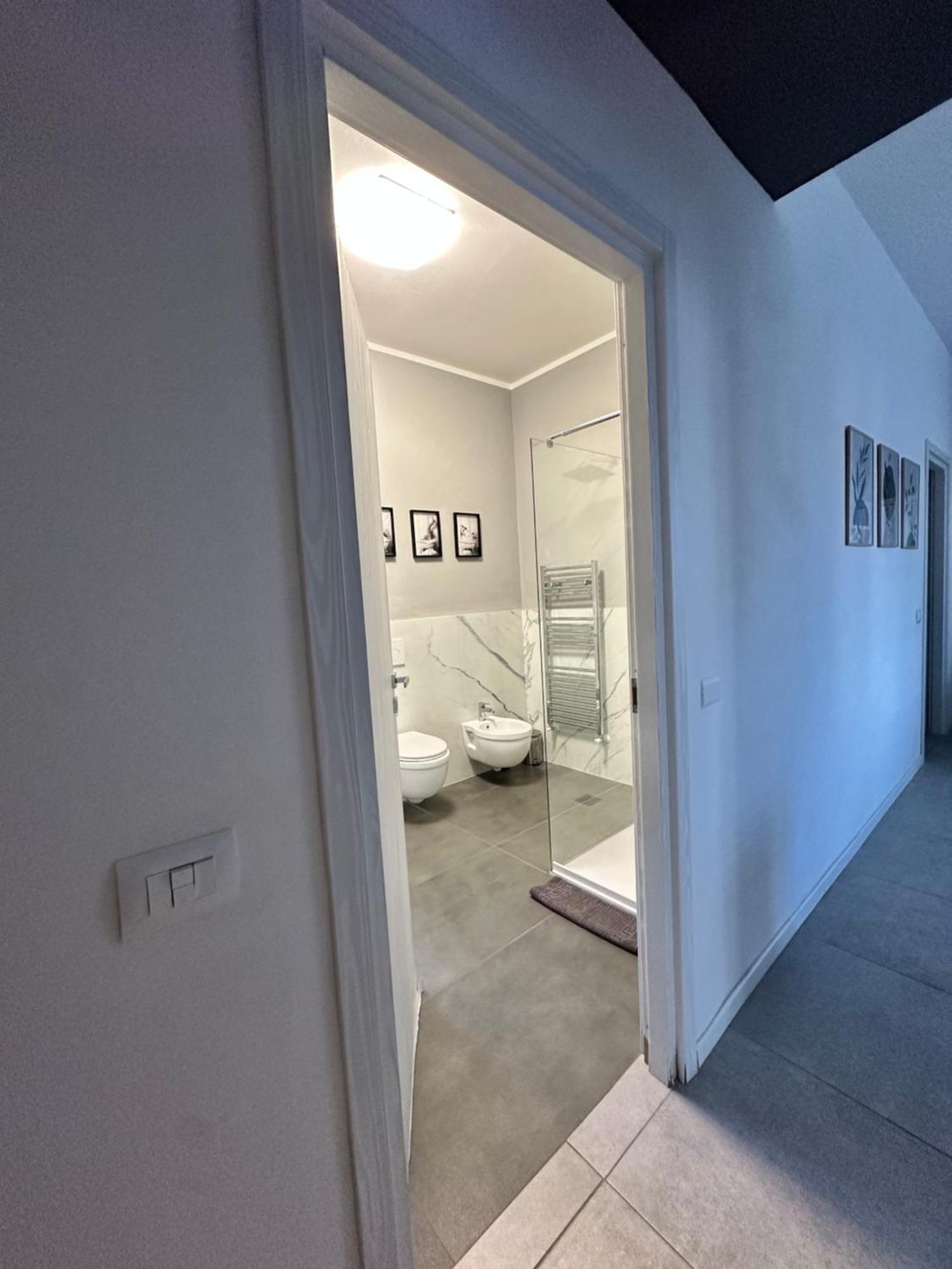 Appartamento Dolce Vita - Free Parking Como Exterior photo