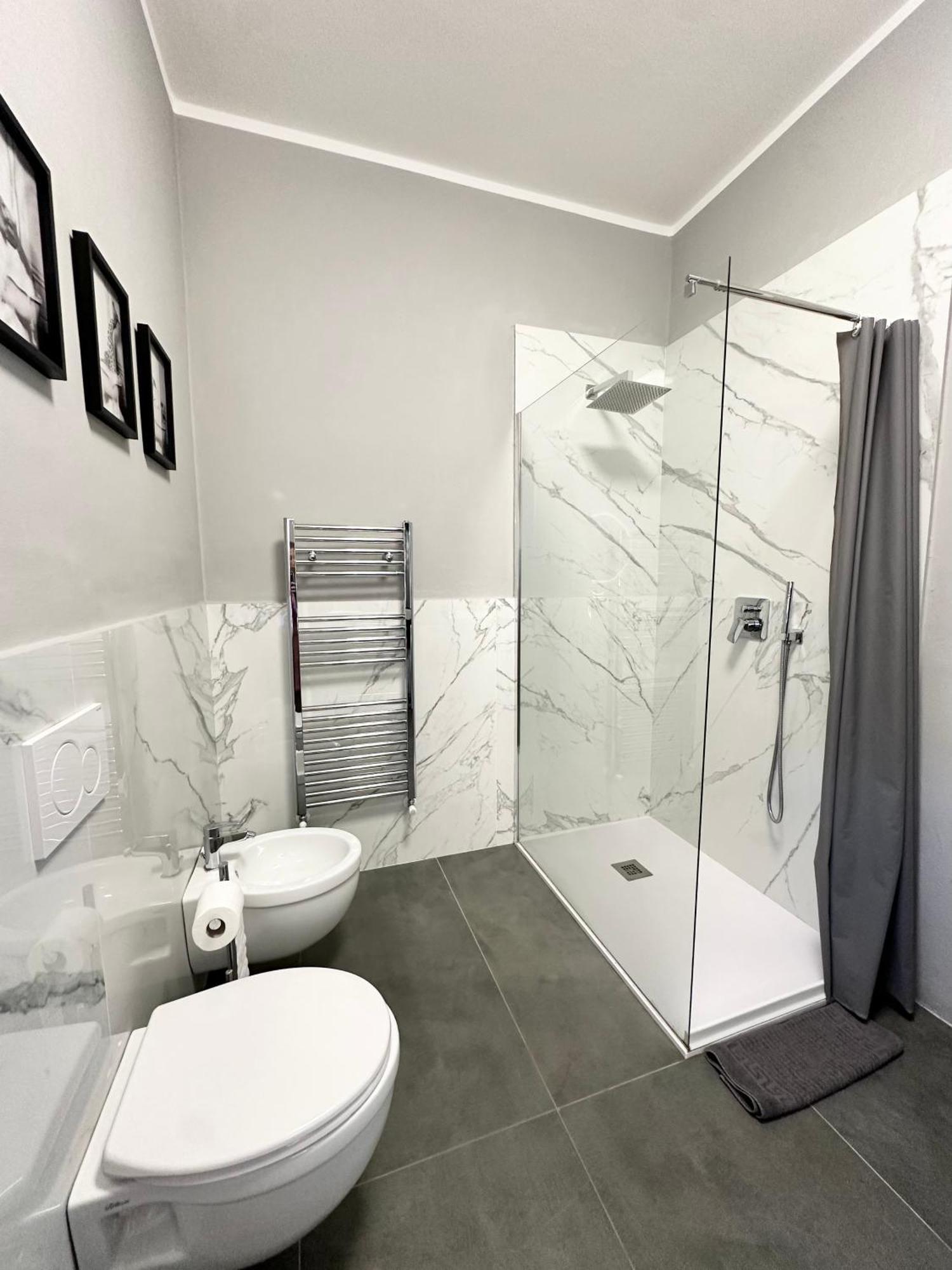 Appartamento Dolce Vita - Free Parking Como Exterior photo